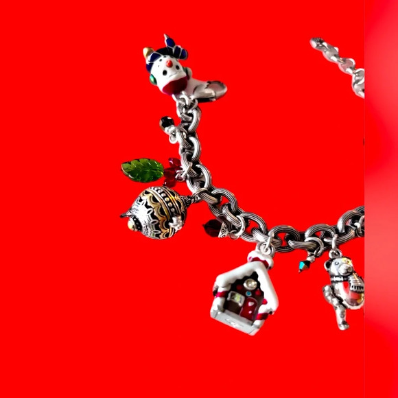 Brighton Holiday Frolic christmas bracelet with gift tin gingerbread house - Picture 2 of 8